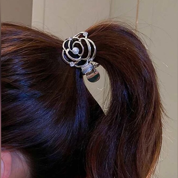 None Accessories - Silver Pearl and Rhinestones metal hair claw ponytail cover Ponytail Jewelry